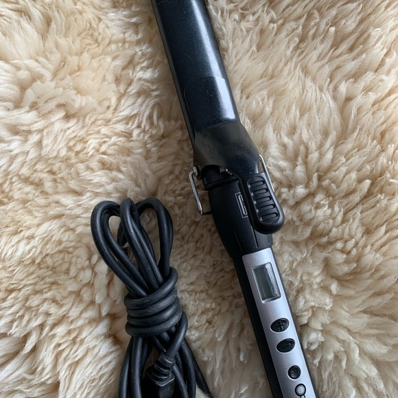 Curling iron - Picture 1 of 2